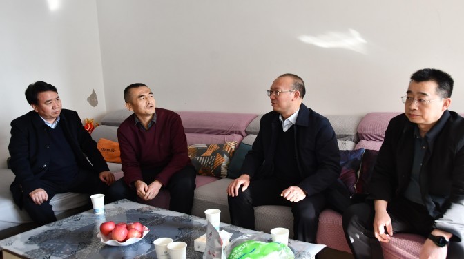 新春慰問顯真情，建科關懷暖人心——甘肅建科院開展2025年春節(jié)送溫暖活動
