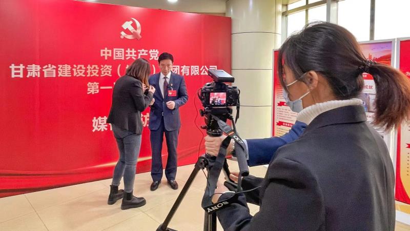 2020年全國(guó)勞動(dòng)模范六建公司抹灰作業(yè)隊(duì)長(zhǎng)謝昌盛.jpg