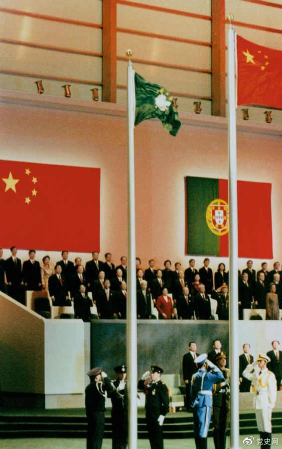 1999年12月20日，中國(guó)政府恢復(fù)行使對(duì)澳門(mén)的主權(quán)。