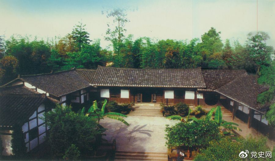 1904年8月22日，鄧小平出生在四川省廣安縣協(xié)興鄉(xiāng)（今廣安市協(xié)興鎮(zhèn)）牌坊村。圖為鄧小平故居。