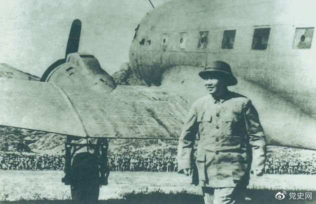 1945年10月11日，毛澤東回到延安，受到延安各界人士的熱烈歡迎。